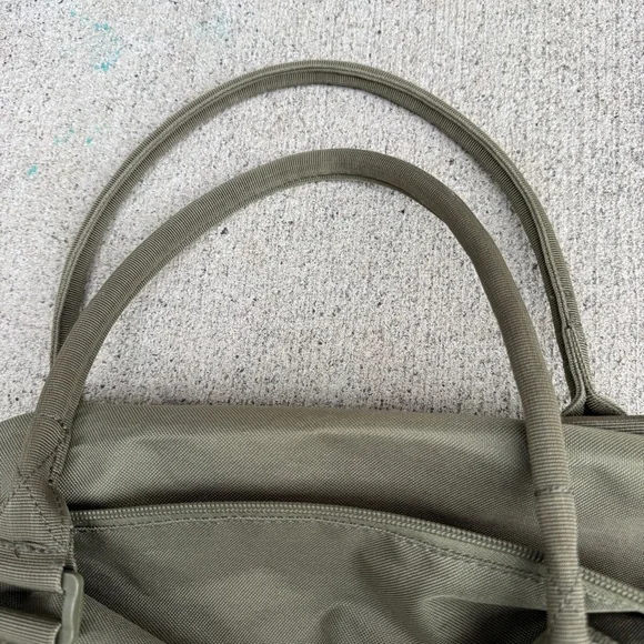 Herschel Supply Duffle Bag Army Olive Green Canvas Tote Weekender Carryall - Picture 5 of 11